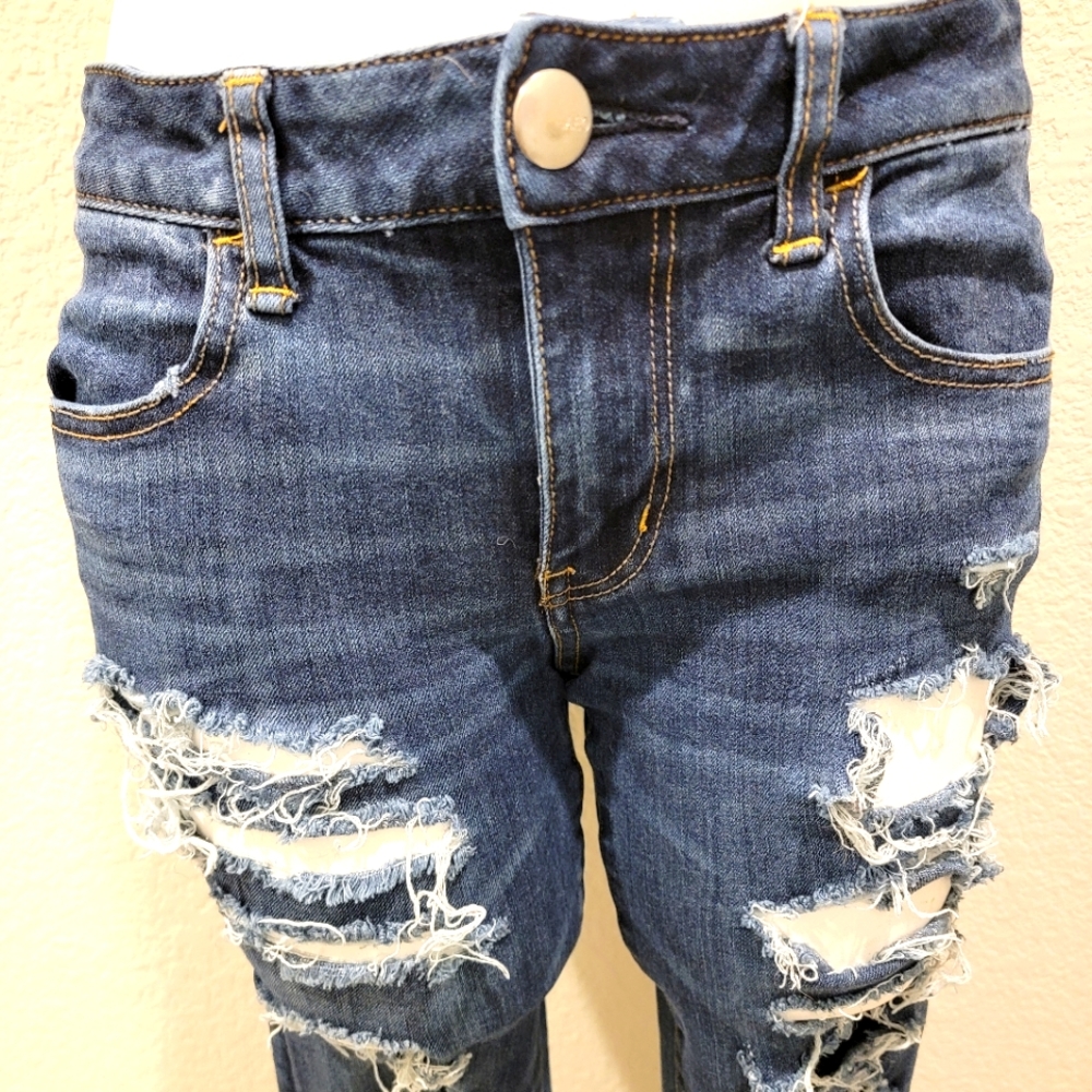 American Eagle distressed jegging size 4